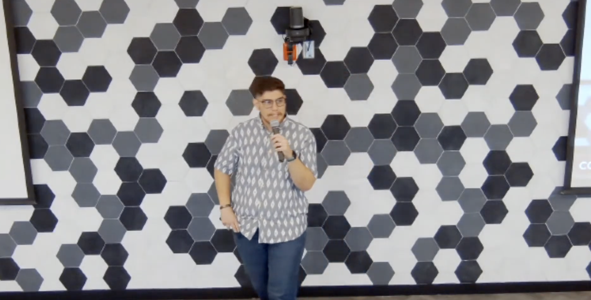 talk by Guillermo Moreno: Actualizando Rails y No Morir en el Intento